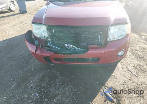 2011 Ford Escape Xlt z USA, uszkodzony, nr VIN 1FMCU9DG0BKA31880